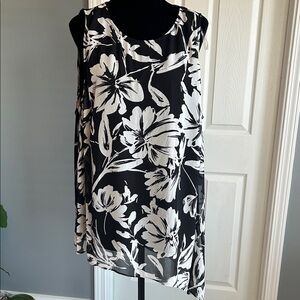Black and White Floral Sleeveless Top
